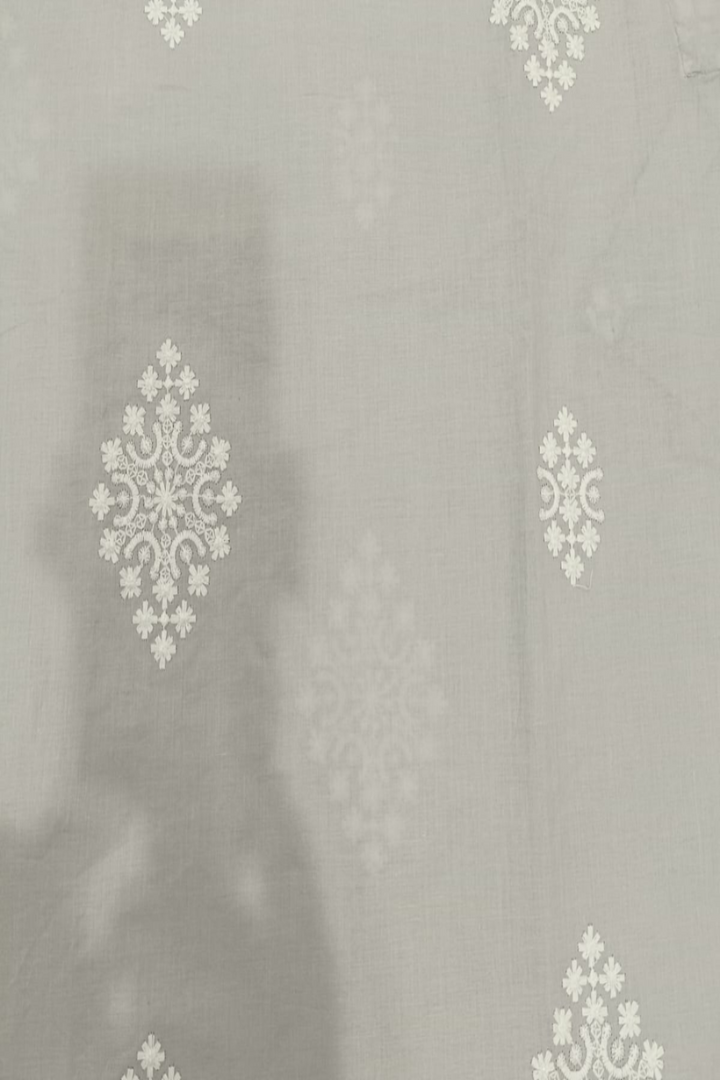 Translation missing: en.Embroidered Kurta with Pant Cut Pajama